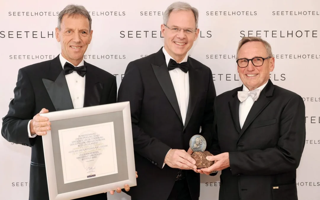 Rolf Seelige-Steinhoff Receives the Esteemed Brillat Savarin Plaque