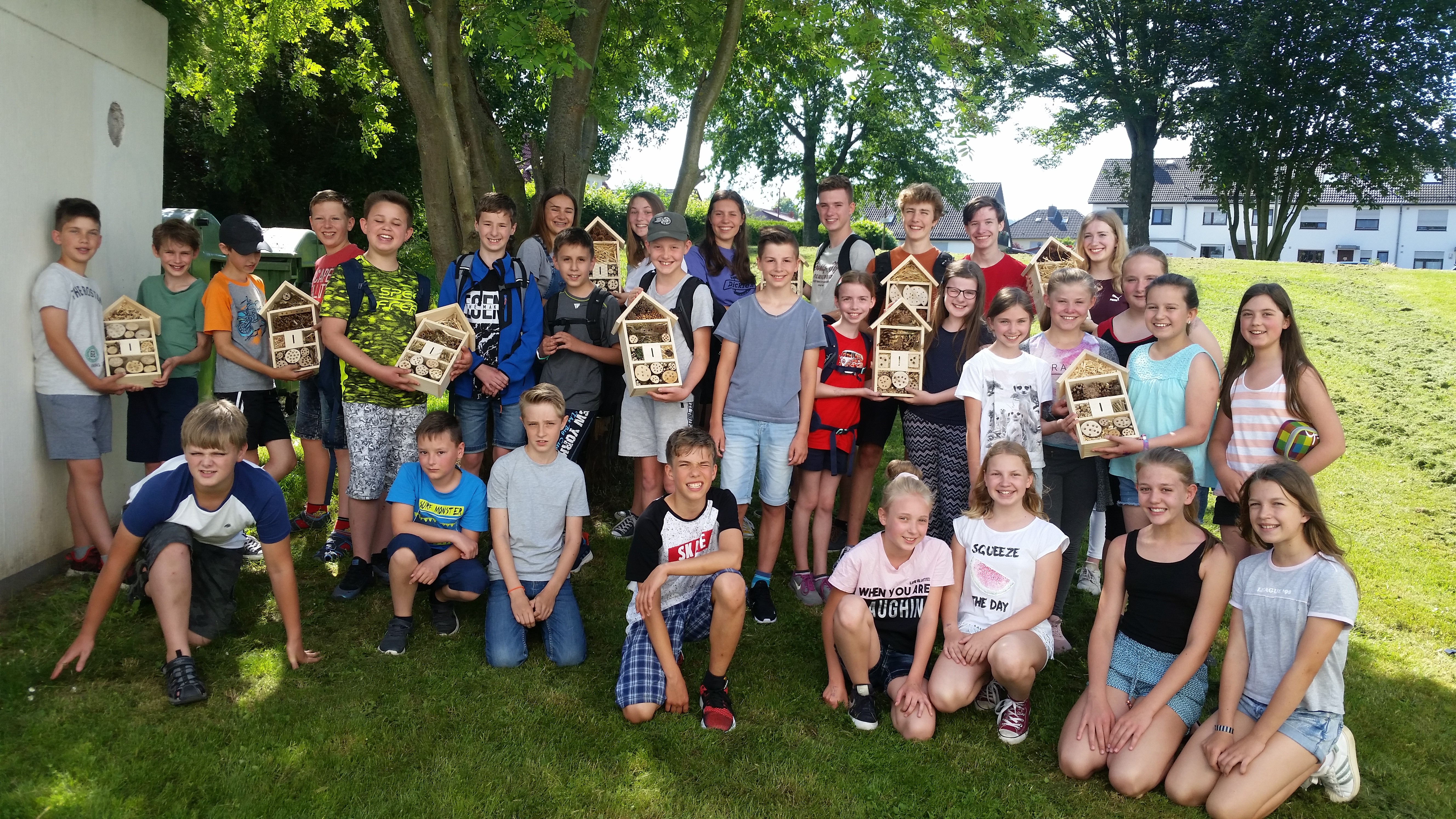 Schülerinnen und Schüler der Klassen 5 und 10 gemeinsam gegen Insektensterben mit Unterstützung des Landkreises