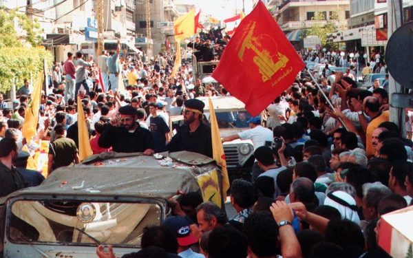 Hizbollah-parade i Libanon (Wikimedia Commons).