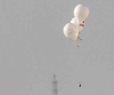 Dusinvis av  brannballonger fra Gaza sendes til Sør-Israel daglig. Høyeste antall utsendte ballonger er 60 på en dag. Laveste tall er 19. Kilde commons. wikimedia