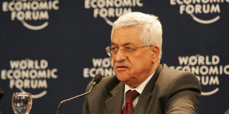 Palestinernes president Mahmoud Abbas, en grusom antisemitt, med blod på hendene, som bli anerkjent av alle vestlige statsledere som en al right kar (foto: Wikimedia Commons/World Economic Forum).