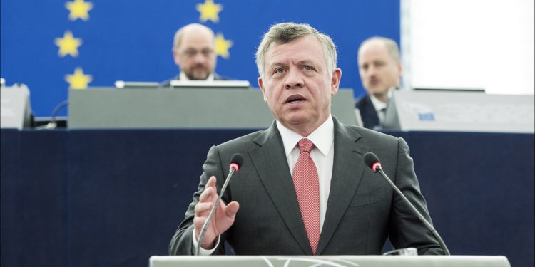 Kong Abdullah II i Europaparlamentet 2015. Foto: European Union 2015 - European Parliament, i Flickr - https://www.flickr.com/photos/european_parliament/16773472141.