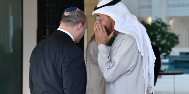Israels statsminister Naftali Bennett og kronprins i Emiratene Sheikh Mohammed bin Zayed.