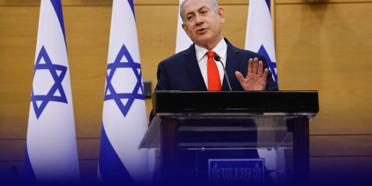 Opposisjonsleder Benjamin Netanyahu mener Israel må føre en enda tøffere linje ovenfor Iran.