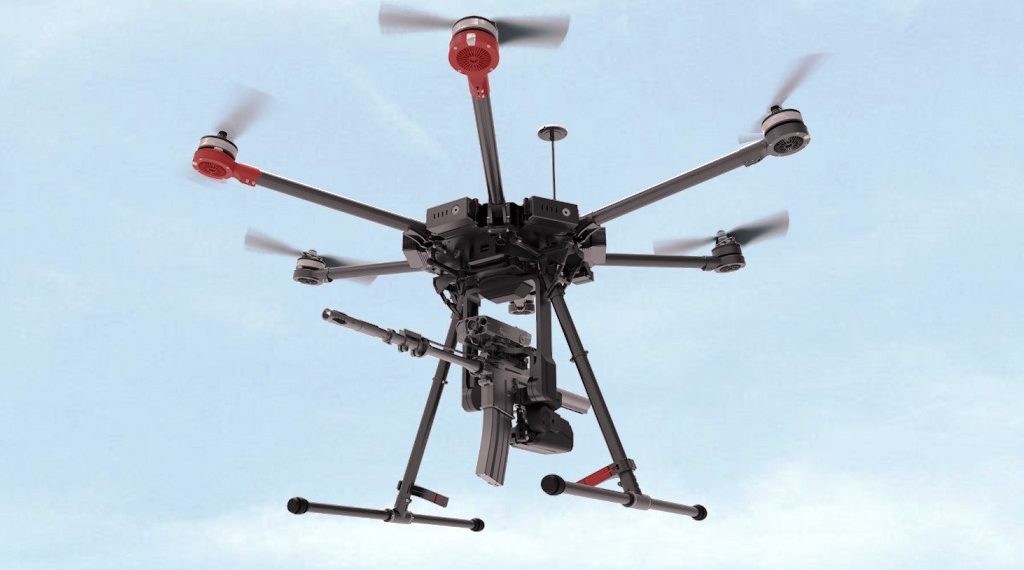 Denne avanserte dronen, SMASH Dragon, kan eliminere andre væpnede droner med presis teknologi.