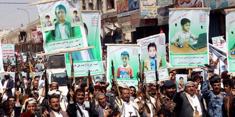 Houtiene demonstrer mot den saudiarbiske koalisjonsstyrken i 2018. Foto: https://www.flickr.com/photos/felton-nyc/30840698598