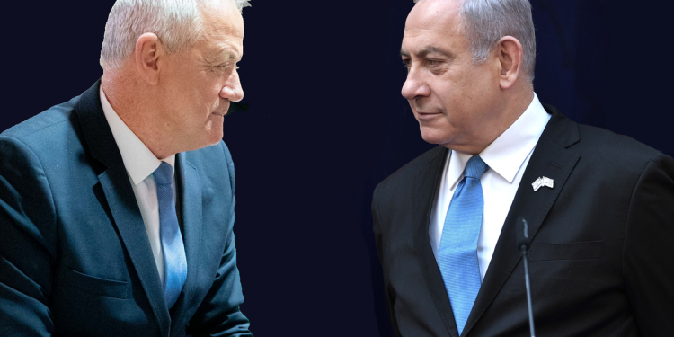 Benny Gantz og Benjamin Netanyahu sitter igjen med nøklene til Israels politiske fremtid. Foto: https://commons.wikimedia.org/wiki/File:Benjamin_Netanyahu_and_Benny_Gantz_montage2.png.