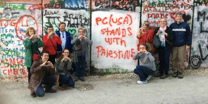 Ledere fra Den presbyterianske kirken i USA, viser støtte til den palestinske frigjøringskampen. Foto fra Twitter.