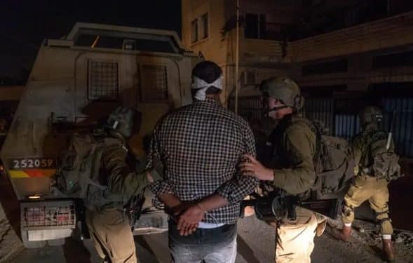 Arrestasjon av et medlem av terrorgruppen Islamsk Jihad på "Vestbredden" 7. august. Foto: IDF SPOKESPERSON UNIT, i Jerusalem Post 11. aug. 2022.