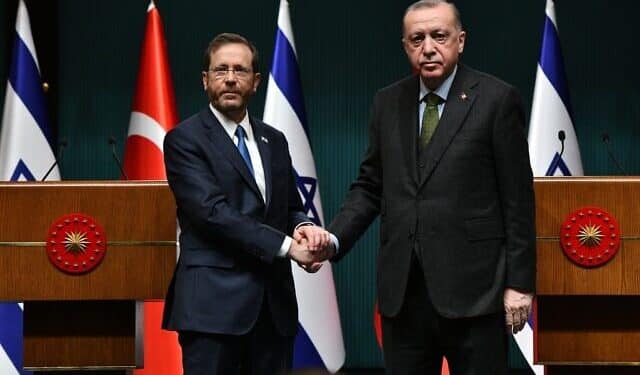 Isaac Herzog og Recep Erdogan i Ankara, mars 2022. Foto: Haim Zach/GPO.
