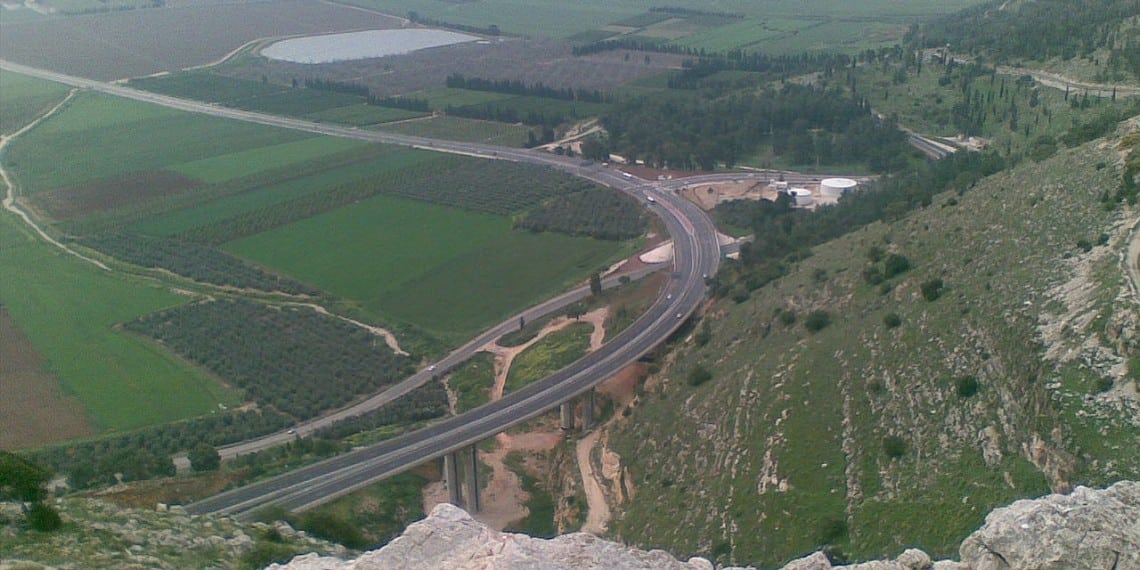 Israel/illustrasjonsfoto: https://en.wikipedia.org/wiki/Highway_60_%28Israel%E2%80%93Palestine%29#/media/File:PikiWiki_Israel_12071_A_new_road_between_Nazareth_and_Affula.jpg.
