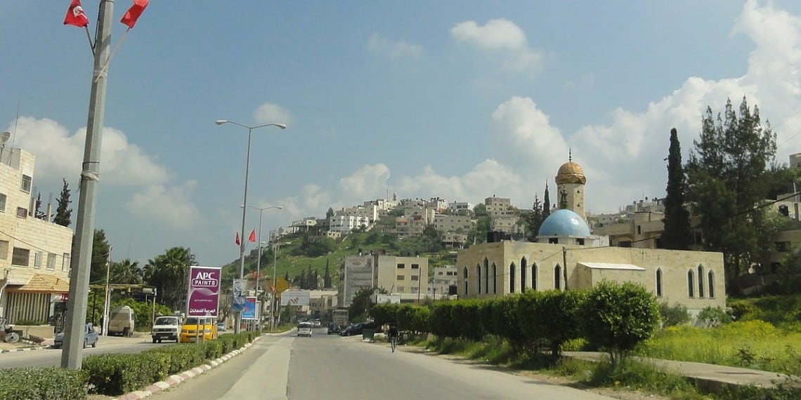 Den palestinske byen Jenin på "Vestbredden". Foto: Mujaddara - https://commons.wikimedia.org/wiki/File:Jenin_-_panoramio.jpg. Creative Commons License 3.0.