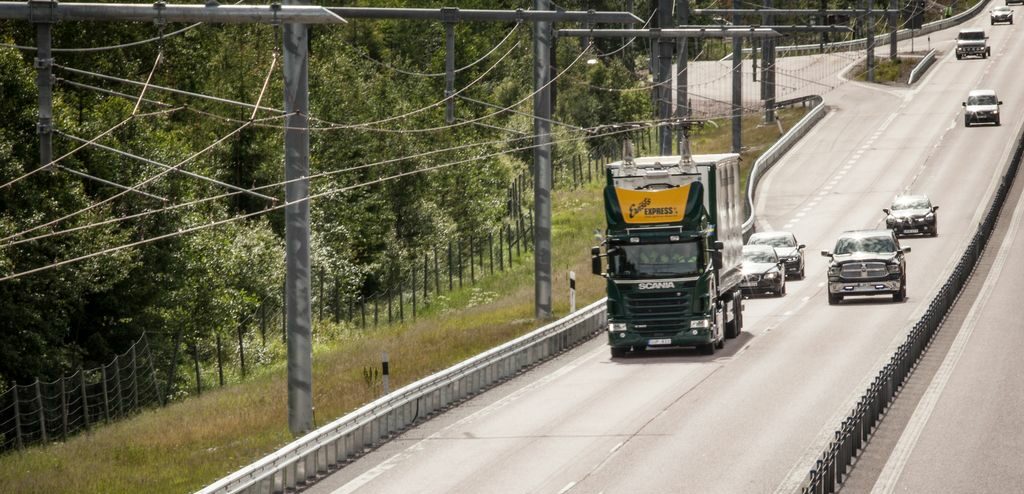 Interview: Fahren auf unseren Straßen bald Oberleitungskraftwagen?