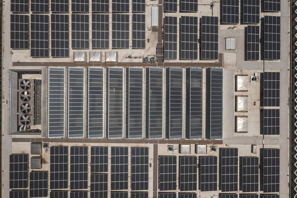 Photovoltaikanalgen auf einem Dach