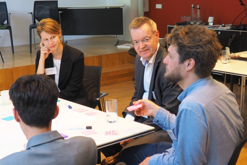 Diskussion bei der BOWE2H-Netzwerkkonferenz