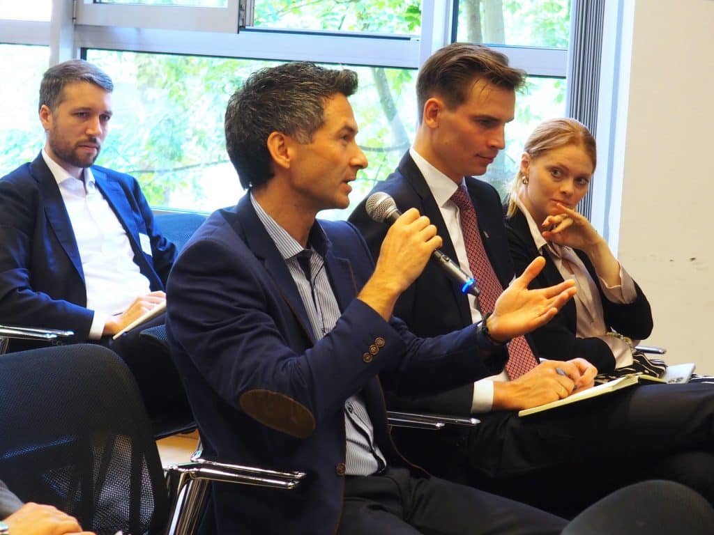 Discussion at the BOWE2H closing event