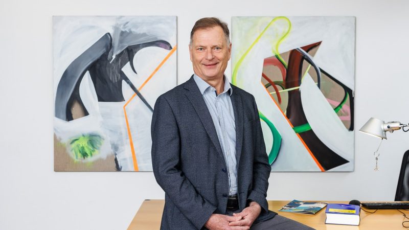 Germany, Berlin, 2024/03/11

IKEM, , IKEM Vorstand Portraits

Prof. Dr. Michael Rodi

(Photo by Jule Halsinger)