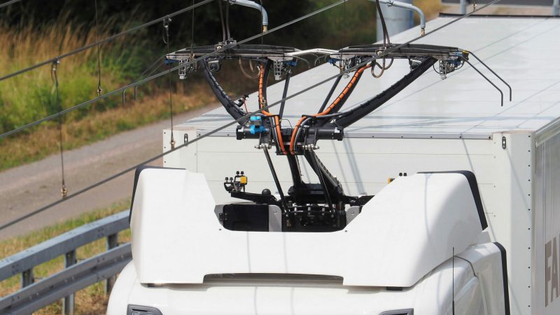 Overhead line truck on an eHighway test field