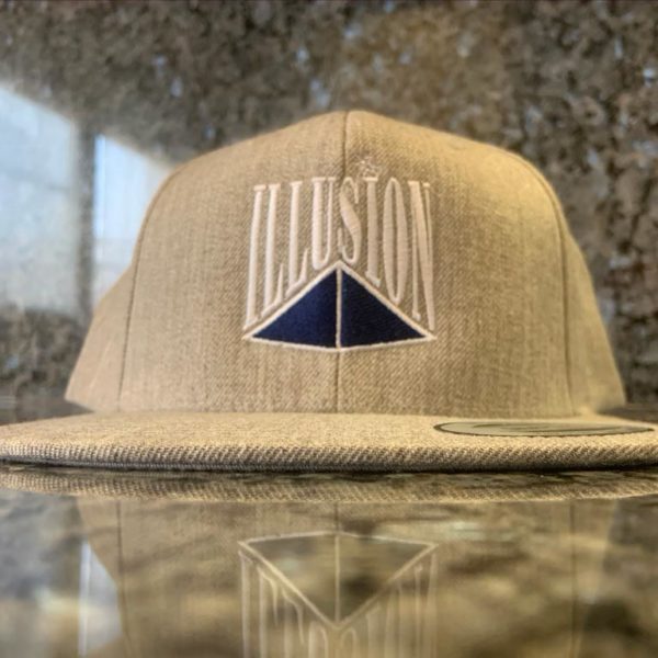 Illusion snapback grey