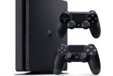 Sony Sony Sony Ps4 Console 500 GB WITH 2 CONTROLLER