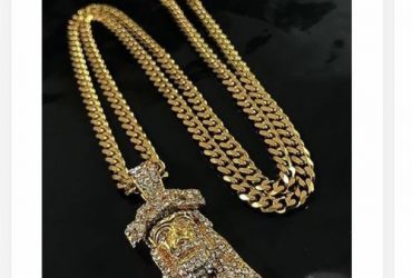 Cuban Chain With Jesus Piece Pendant