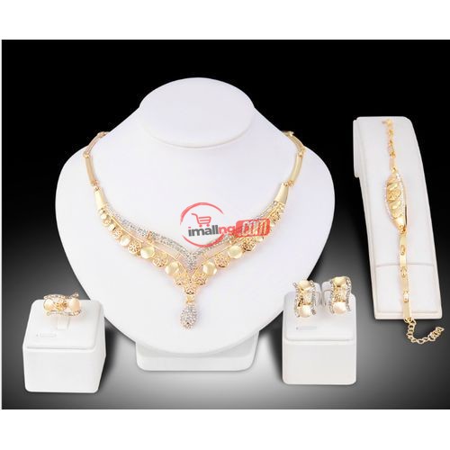 Magnificent Women Wedding Necklace And Jewelry Set- Gold