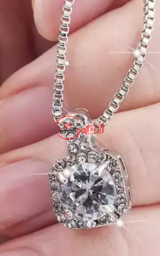 Shinning Necklace Chain With Diamond Stone Pendant