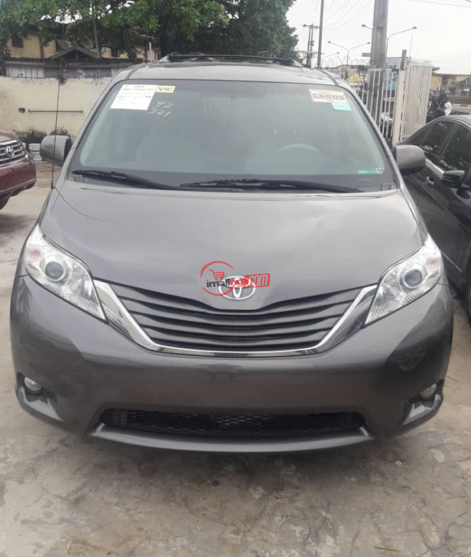 2011 Toyota Sienna Automatic Foreign Used