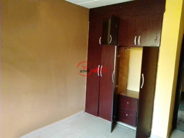 Three Bedroom Flat Apartment, Within Ologuneru, Eleyele,Apet