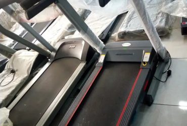 2.5 Treadmill With Massager and Incline