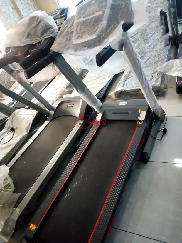 2.5 Treadmill With Massager and Incline