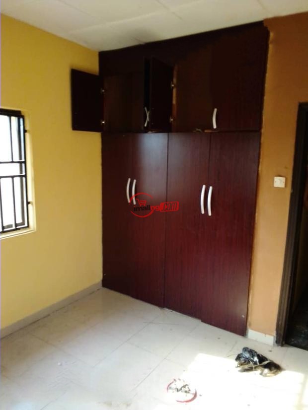 Three Bedroom Flat Apartment, Within Ologuneru, Eleyele,Apet