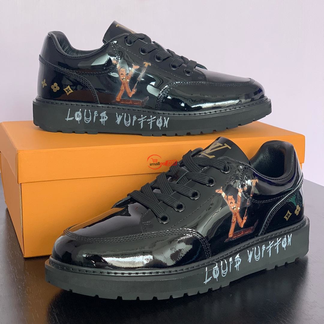 *Louis Vuitton Signature Sneakers