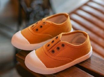 Kid's sneakers