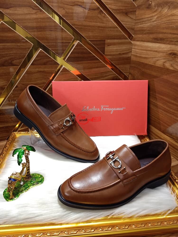 FERRAGAMO shoe