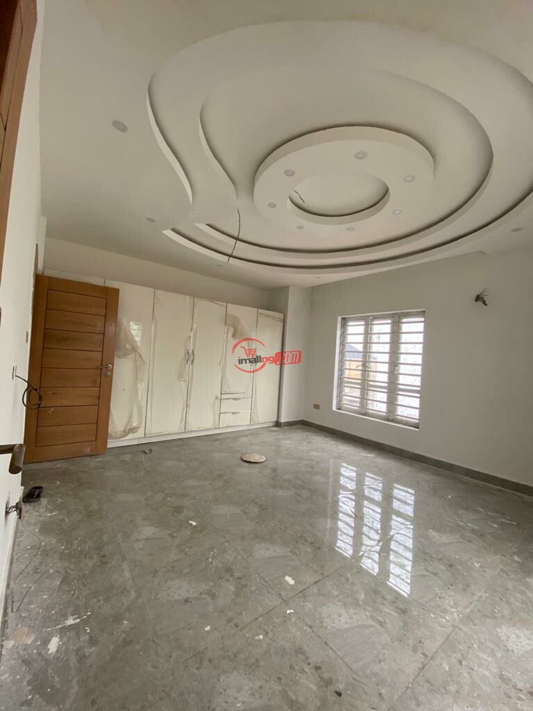 4 bedroom duplex for sale