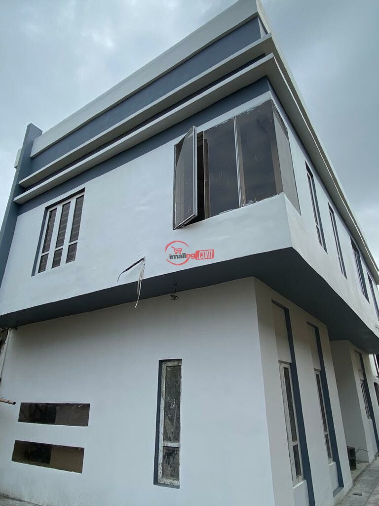4 bedroom duplex for sale