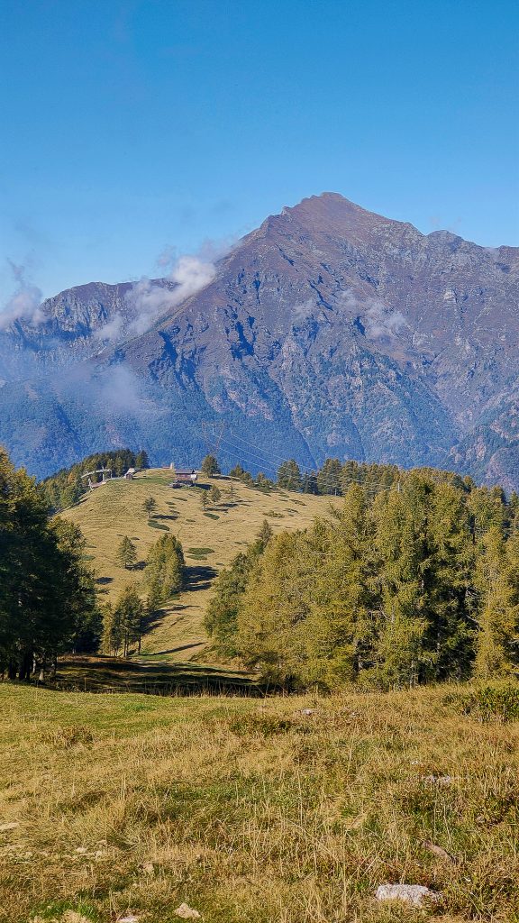 Vista dal Cimone di Margno verso il Legnone Foto Gabriele Ardemagni Ottobre 2021