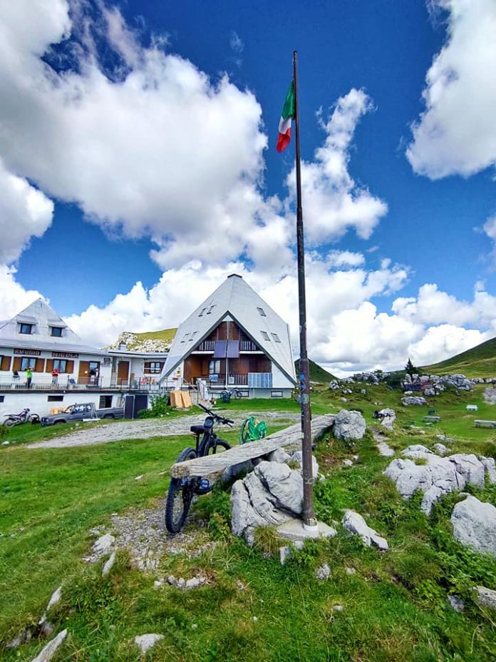 Rifugio Nicola Piani d'Artavaggio Estate Foto Gabriele Ardemagni