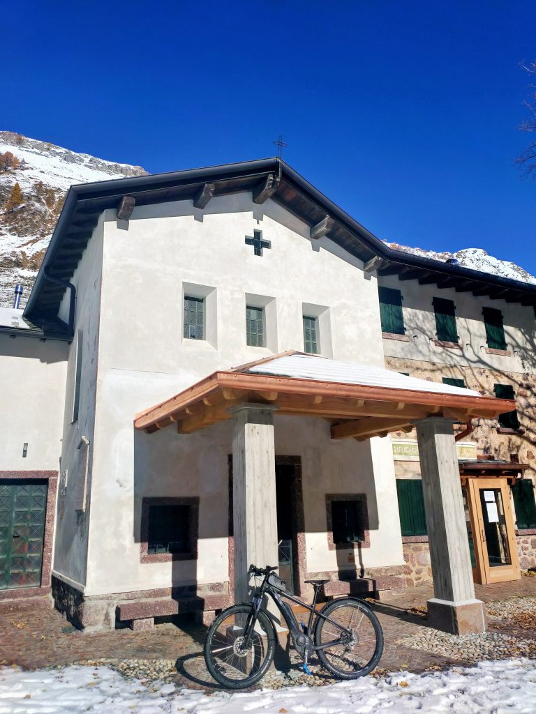 Il Nuovo Porticato della chiesetta Madonna della Neve Foto Gabriele Ardemagni