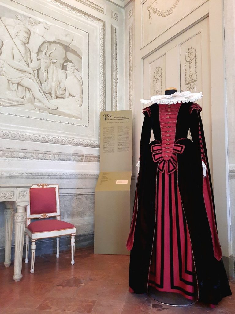 Nuove presenze al Museo Manzoniano: esposti altri costumi dello sceneggiato RAI del 1989