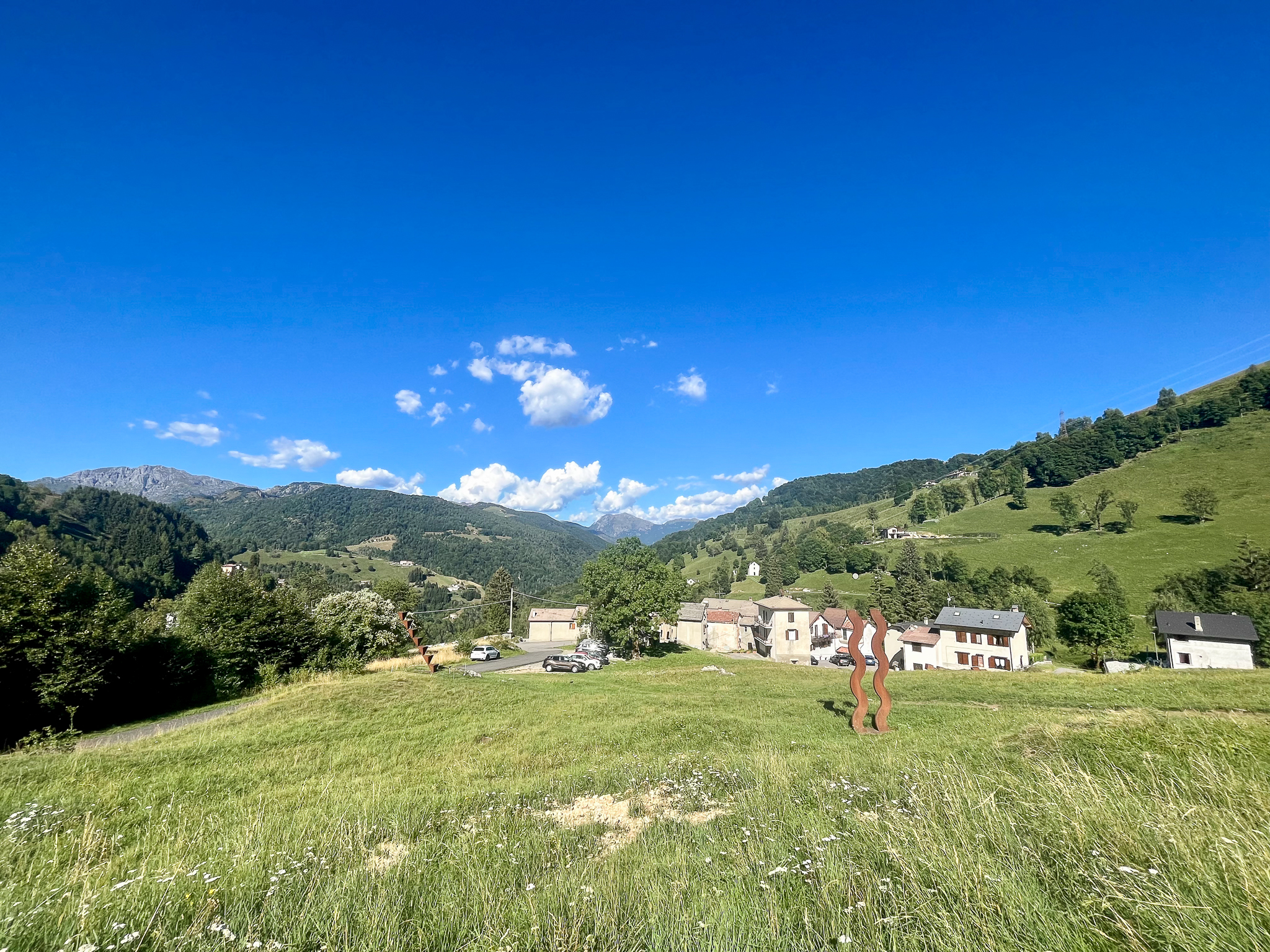 Morterone la zona dove parcheggiare Foto Gabriele Ardemagni