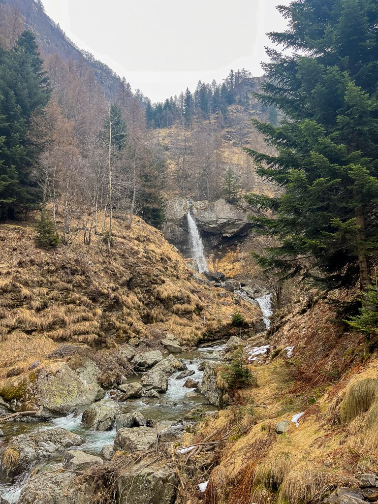 La valle dell'acqua non può che essere ricca di cascate - Foto di Gabriele Ardemagni