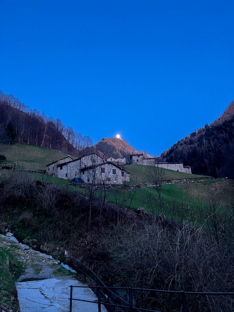 Quando si dice "Spunta la Luna dal Monte" - Foto di Gabriele Ardemagni