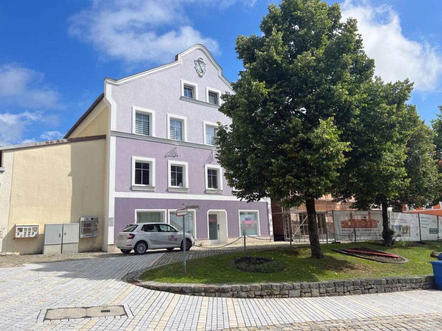Hier steckt jede Menge Potenzial drin! Wohn- und Geschäftshaus in TOP-Lage!, 94513 Schönberg, Wohn- und Geschäftshaus