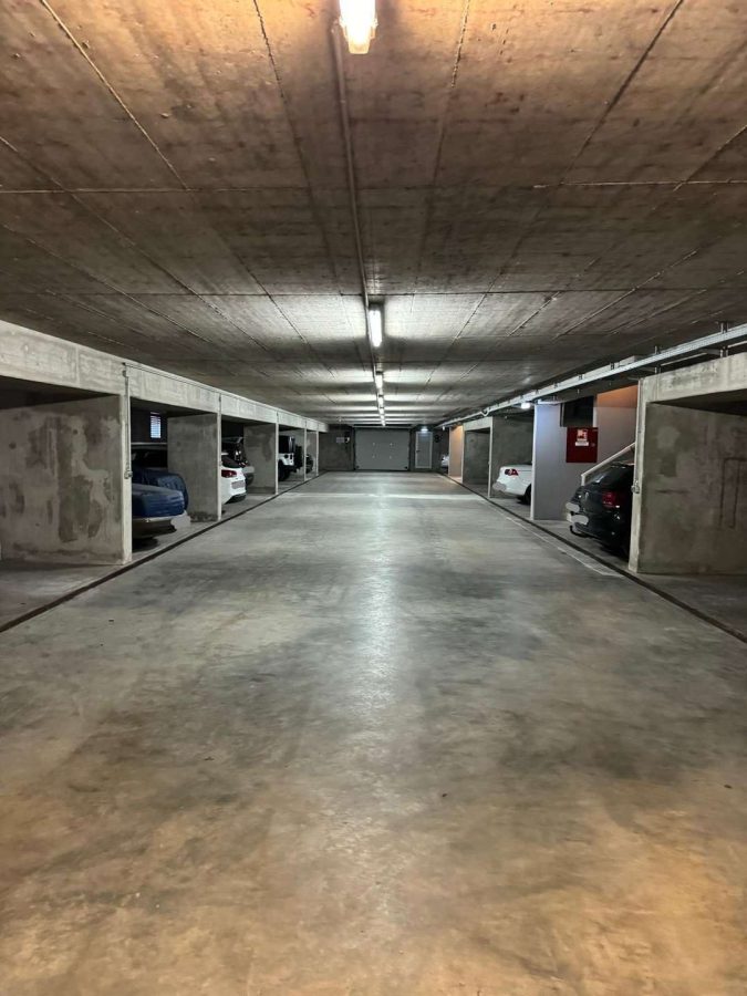 Stellplatz in gepflegter Tiefgarage zu vermieten – kein Duplex!, 94072 Bad Füssing, Tiefgarage