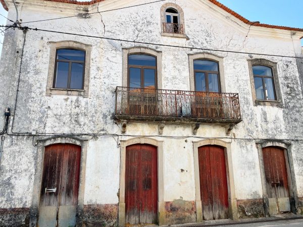 Imóvel do Banco, Moradia Isolada para Recuperar Castanheira de Pêra (Concelho) CASAS