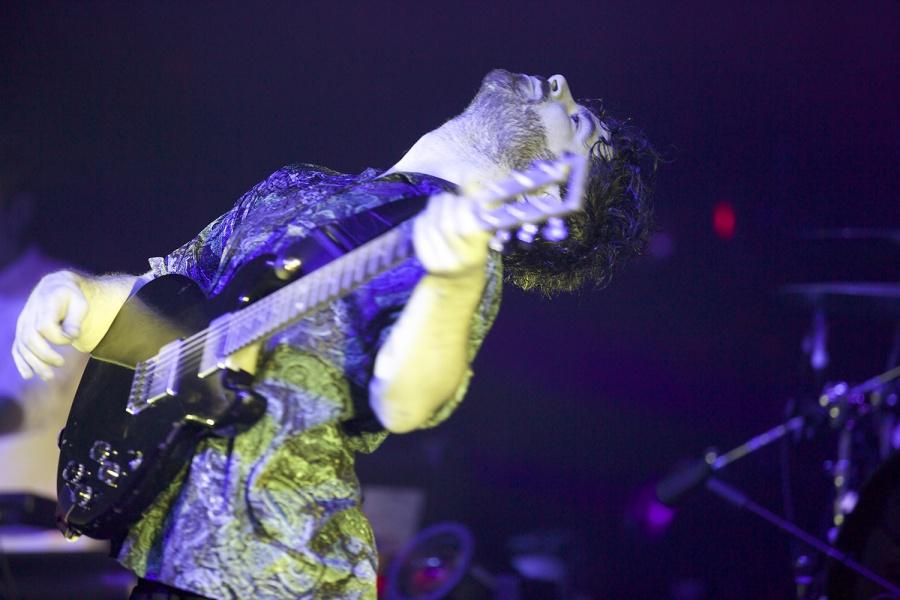 Interview Foals – We schrijven onze songs niet met arena's in het achterhoofd