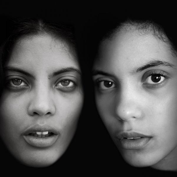 Ibeyi – Ibeyi: een culturele, religieuze en emotionele reis