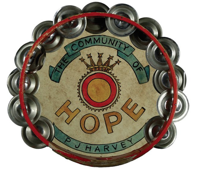 PJ Harvey deelt nieuw nummer ‘The community of hope’